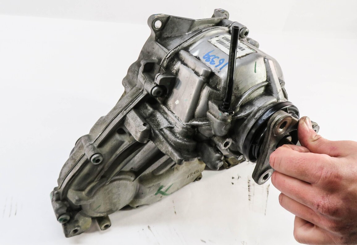 Thumbnail 5: 12-18 BMW X3 X4 X5 X6 (F15 F16 F25 F26) 2.0L / 3.0D / 3.0L FRONT TRANSFER CASE