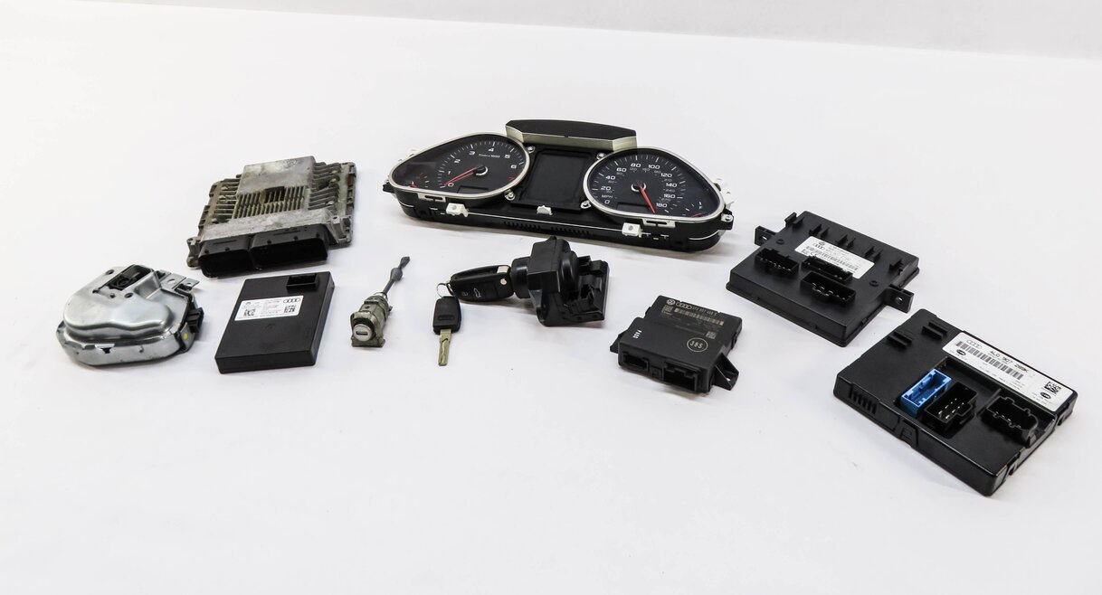 Thumbnail 4: 13-15 AUDI Q7 (4L) 3.0L CTWB SUPERCHARGED ENGINE BCM IMMOBILIZER MODULE KEY SET