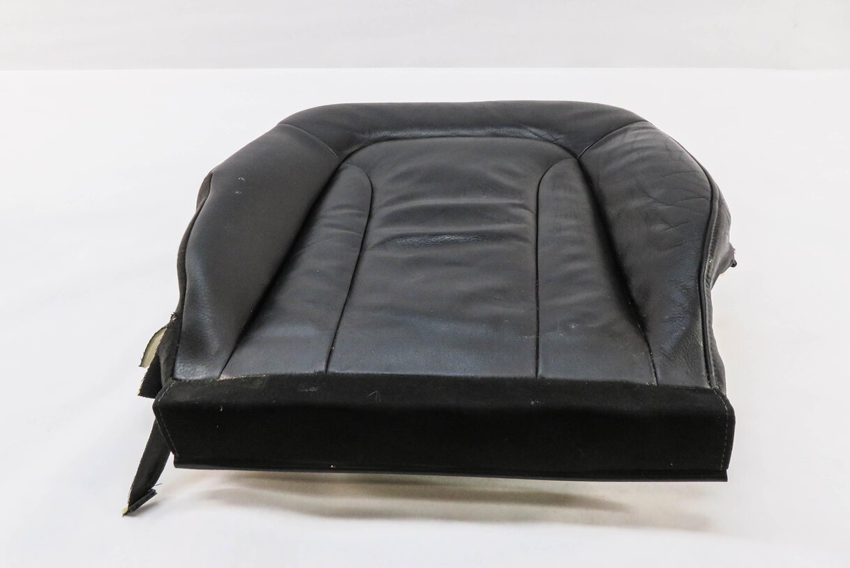 Thumbnail 3: 2015 AUDI Q7 (4L) RIGHT FRONT PASSENGER LOWER BOTTOM HEATED SEAT CUSHION (BLACK)