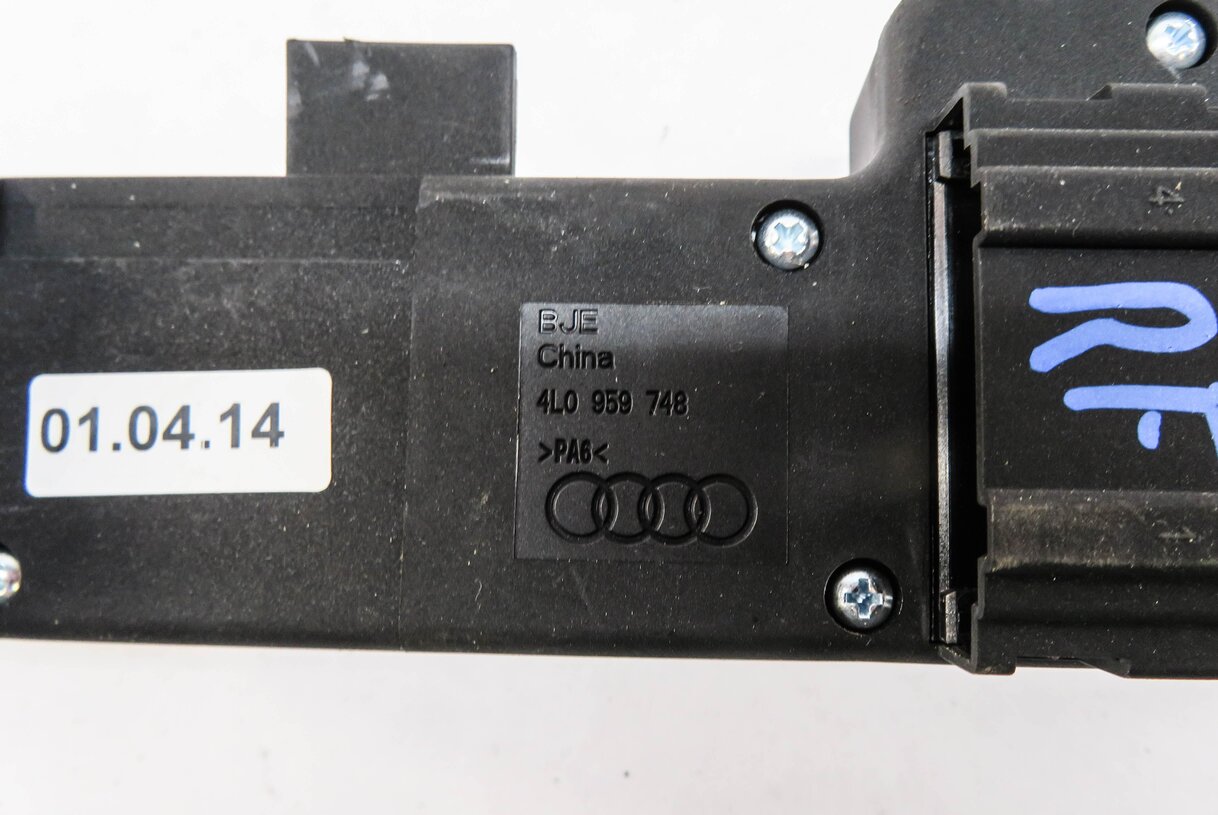 Thumbnail 7: 2015 AUDI Q7 (4L) RIGHT FRONT PASSENGER SEAT ADJUSTMENT SWITCH BUTTON