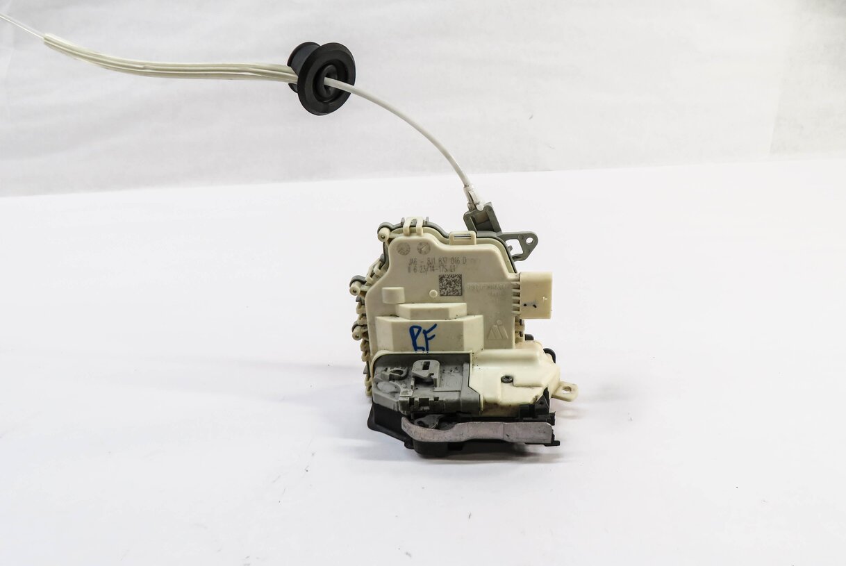 Thumbnail 2: 2010-2019 AUDI / PORSCHE A4 S4 A5 S5 A6 Q3 Q5 Q7 TT 911 - RIGHT FRONT DOOR LATCH