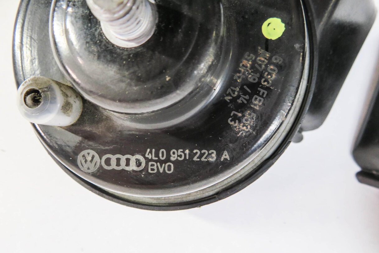 Thumbnail 4: 2007-2015 AUDI Q7 R8 (4L 4S) HIGH & LOW TONE HORN SET-2