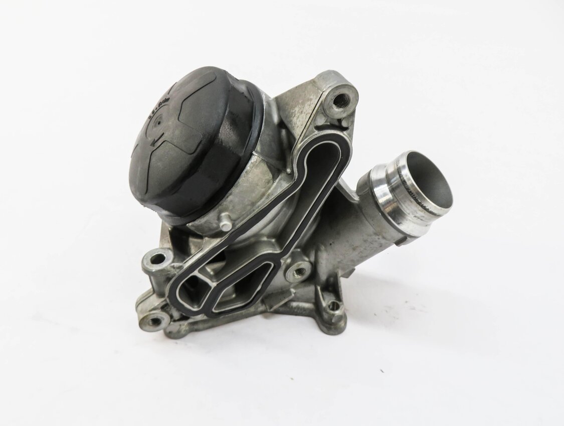 Thumbnail 2: 2013 BMW X3 (F25) 2.0L N20 TURBO ENGINE - OIL FILTER HOUSING w/ CAP