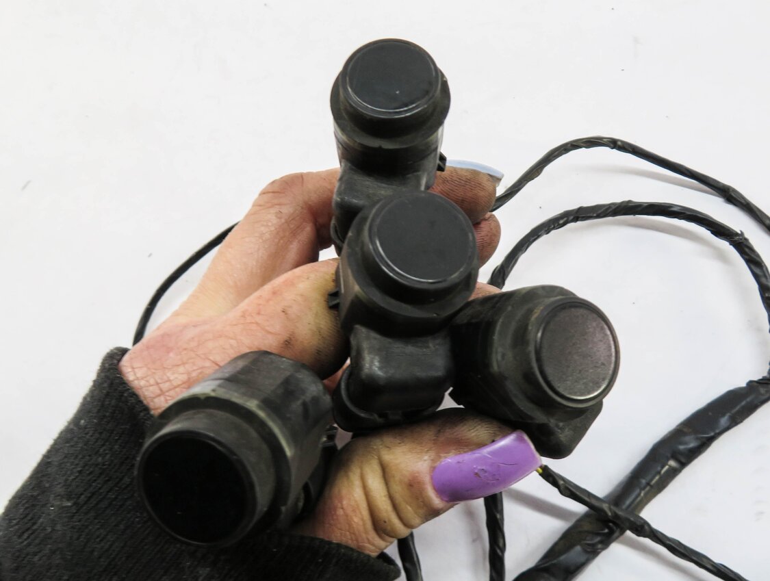 Thumbnail 4: 2013 BMW X3 (F25) REAR PDC PARK DISTANCE SENSOR SET-4 w/ HARNESS (BLACK)