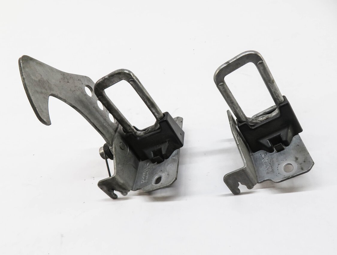 Thumbnail 2: 2013 BMW X3 (F25) FRONT HOOD SAFETY LATCH STRIKER SET-2