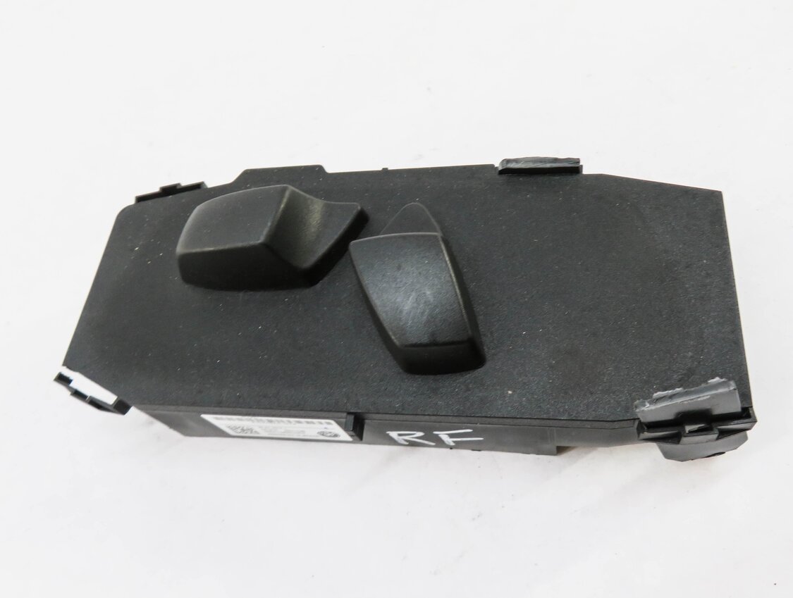 Thumbnail 3: 2013 BMW X3 (F25) RIGHT FRONT PASSENGER SEAT ADJUSTMENT SWITCH BUTTON