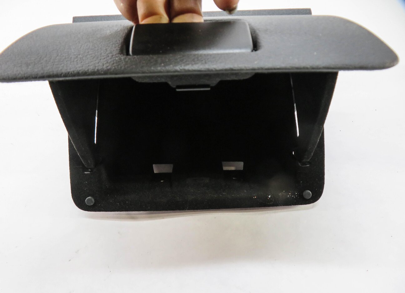 Thumbnail 3: 2013 BMW X3 (F25) LEFT FRONT DRIVER DASH STORAGE COMPARTMENT BOX (BLACK)