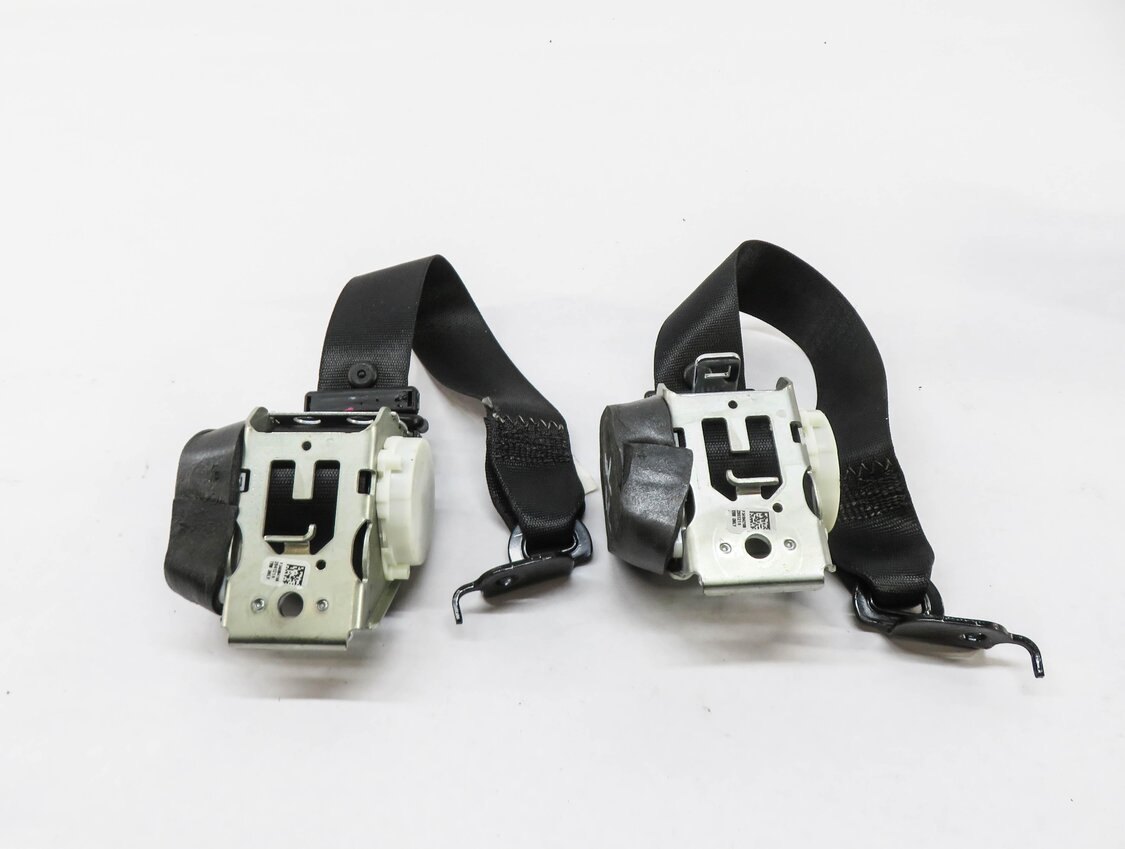 Thumbnail 3: 2013 BMW X3 (F25) LEFT & RIGHT REAR SEAT SEATBELT RETRACTOR SET-2 (BLACK)