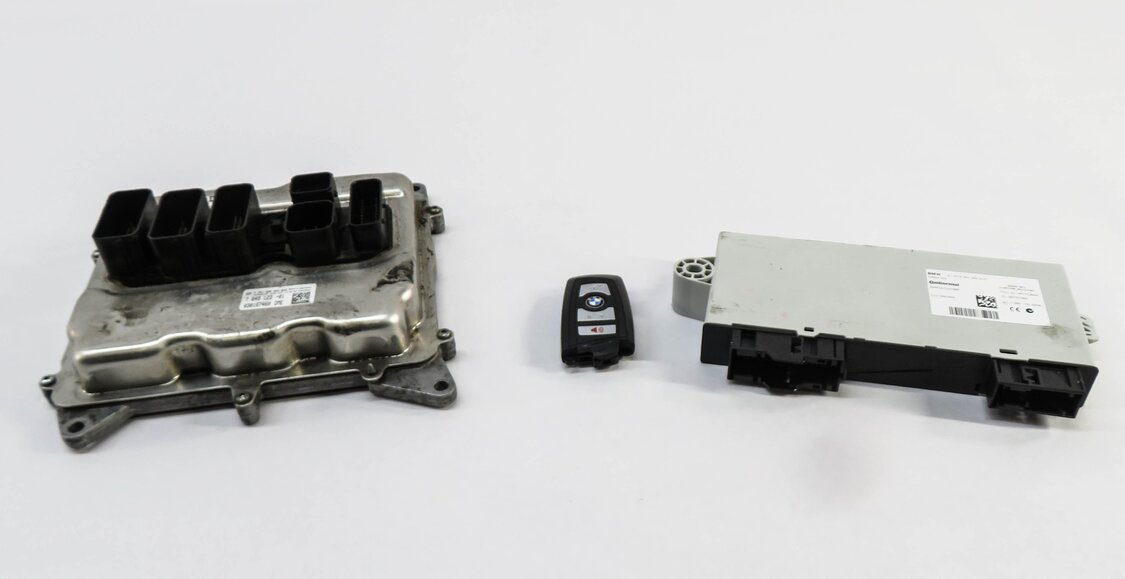 Thumbnail 2: 2013 BMW X3 (F25) 2.0L N20 TURBO ENGINE ECM CAS DME IMMOBILIZER MODULE KEY SET