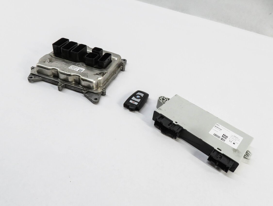 Thumbnail 3: 2013 BMW X3 (F25) 2.0L N20 TURBO ENGINE ECM CAS DME IMMOBILIZER MODULE KEY SET