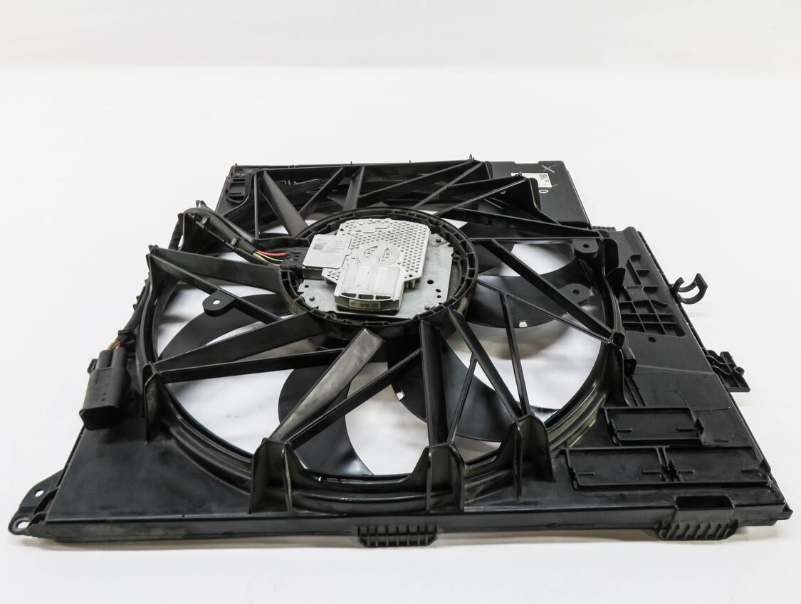 Thumbnail 5: 2013-2018 BMW X3 X4 (F25 F26) 2.0L N20 TURBO ENGINE - RADIATOR COOLING FAN