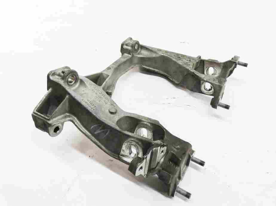 2010 PORSCHE CAYMAN (987) RIGHT FRONT PASSENGER SUBFRAME BRACKET