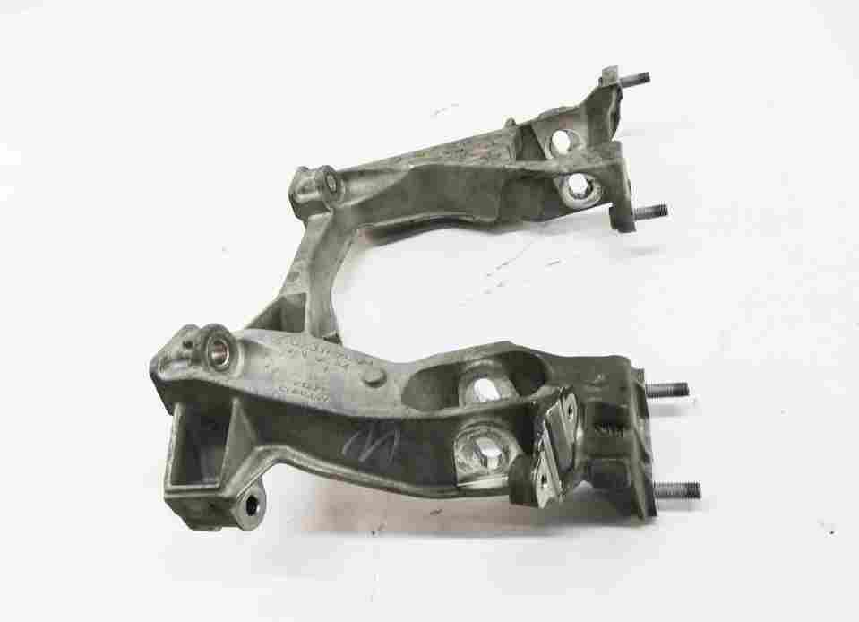 Thumbnail 2: 2010 PORSCHE CAYMAN (987) RIGHT FRONT PASSENGER SUBFRAME BRACKET