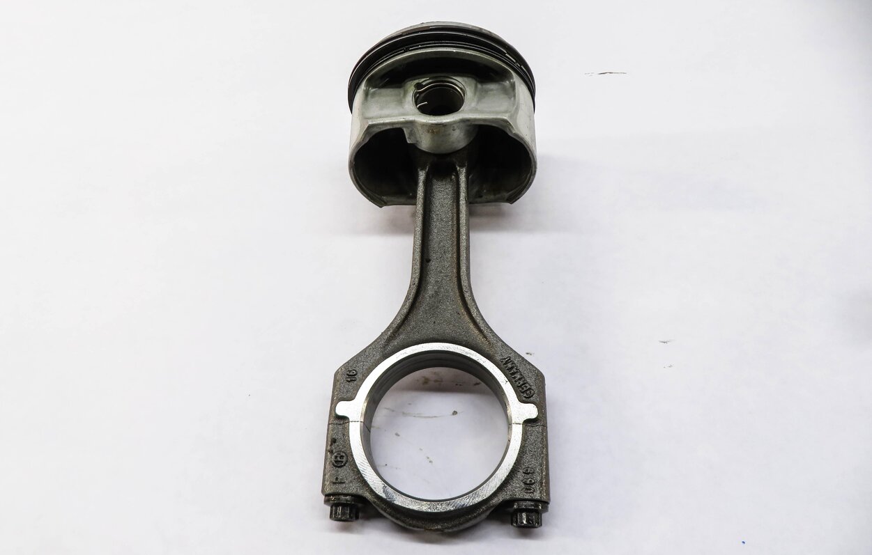 Thumbnail 3: 2009-2012 PORSCHE BOXSTER CAYMAN (987) 2.9L ENGINE - PISTON w/ CONNECTING ROD
