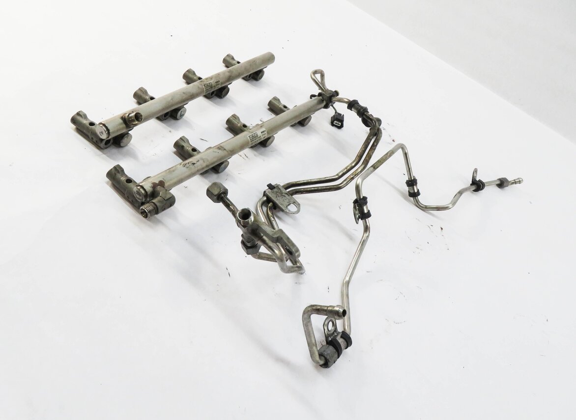 Thumbnail 3: 2010 RANGE ROVER (L322) 5.0L AJ133 SUPERCHARGED V8 ENGINE FUEL RAIL SET w/ LINES
