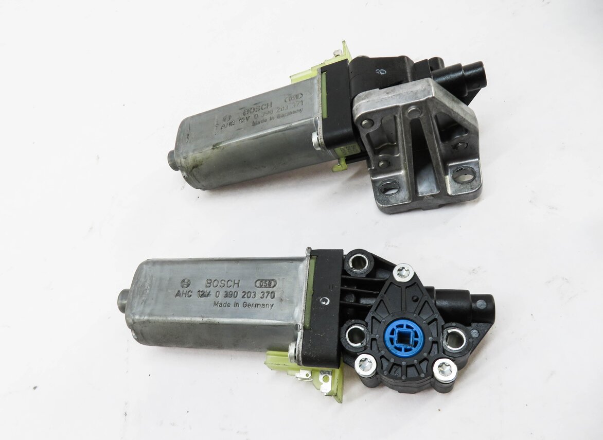 Thumbnail 2: 2010-2012 RANGE ROVER (L322) POWER STEERING COLUMN ADJUSTMENT MOTOR SET