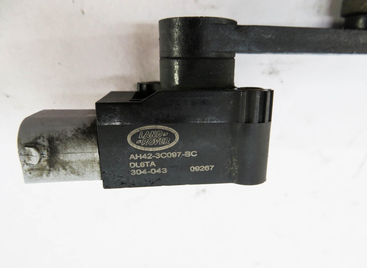 Thumbnail 4: 2010 RANGE ROVER (L322) RIGHT FRONT PASSENGER SUSPENSION HEIGHT LEVEL SENSOR