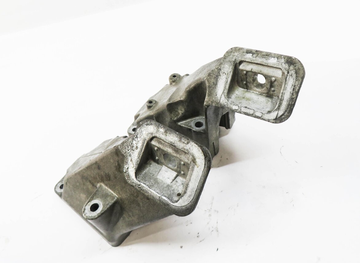 Thumbnail 1: 2010 RANGE ROVER (L322) 5.0L AJ133 SUPERCHARGED ENGINE - MOTOR MOUNT BRACKET SET