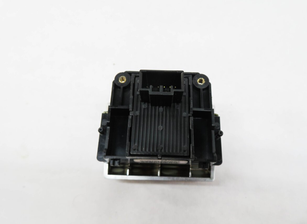 Thumbnail 4: 2010 RANGE ROVER (L322) EMERGENCY PARKING BRAKE SWITCH BUTTON