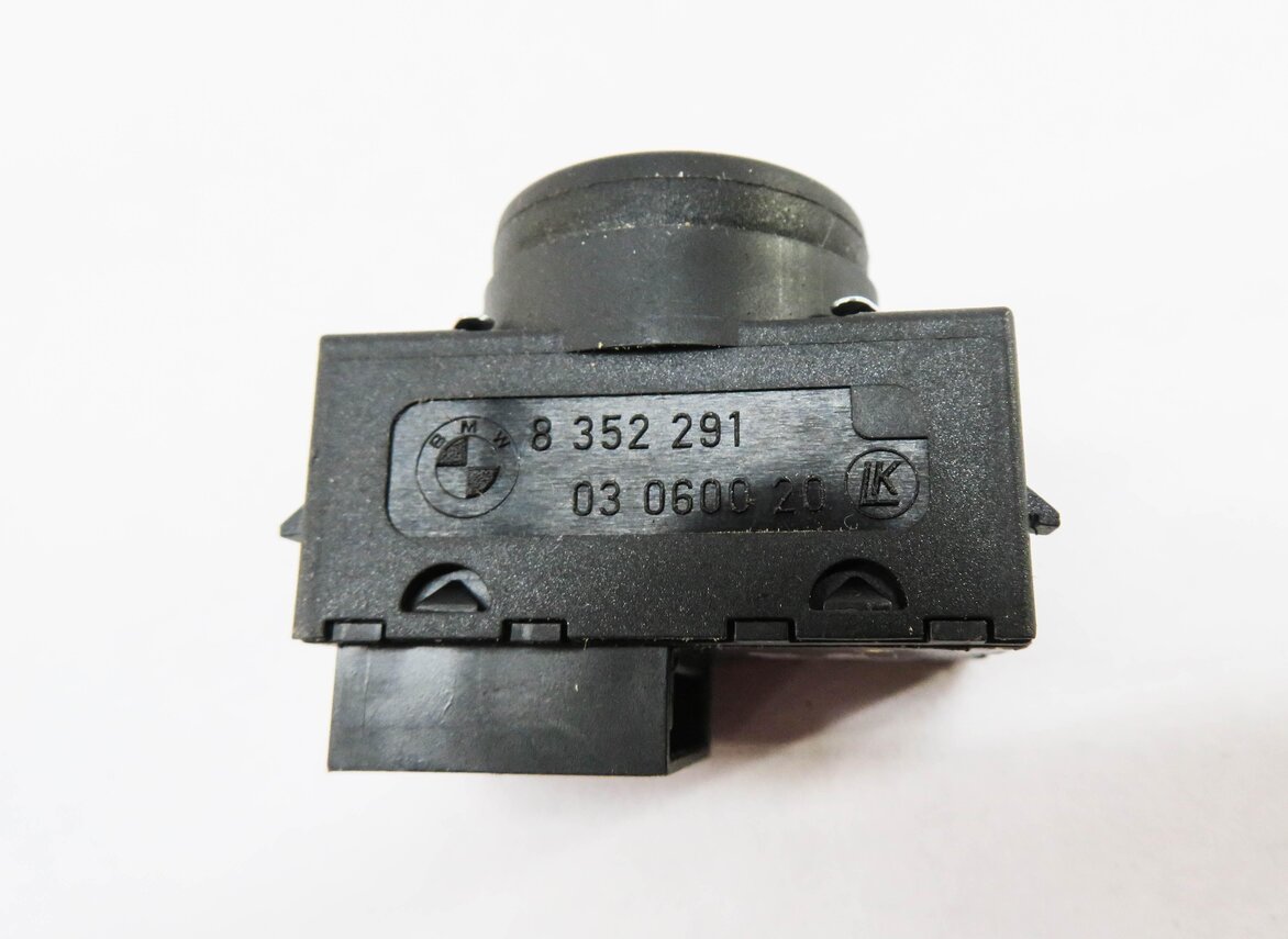 Thumbnail 5: 2010 RANGE ROVER (L322) LEFT FRONT DRIVER MEMORY SEAT ADJUSTMENT SWITCH BUTTON