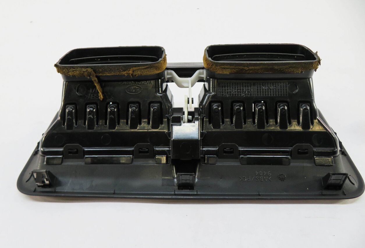 Thumbnail 4: 2010 RANGE ROVER (L322) FRONT UPPER TOP CENTER DASH HEATER A/C AIR VENT