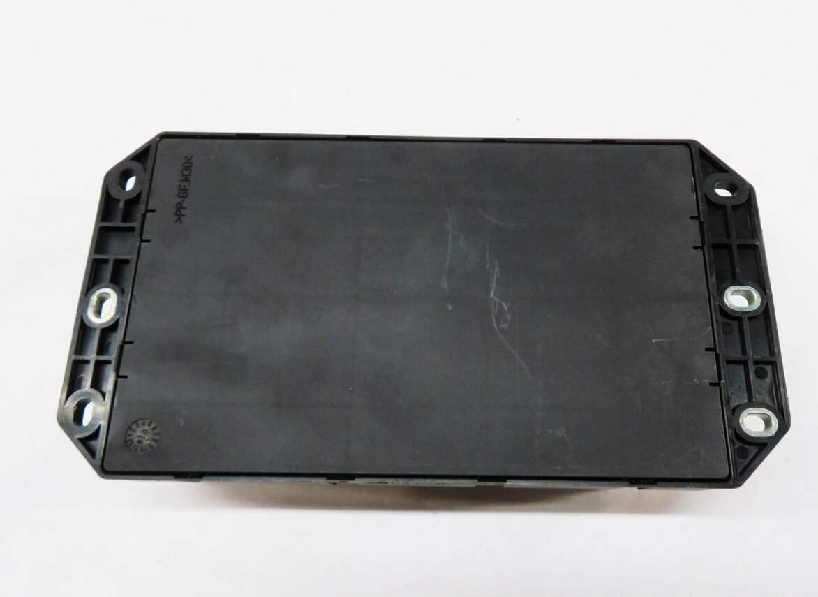 Thumbnail 3: 2010-2012 RANGE ROVER (L322) 5.0L SUPERCHARGED ENGINE FUSE BOX