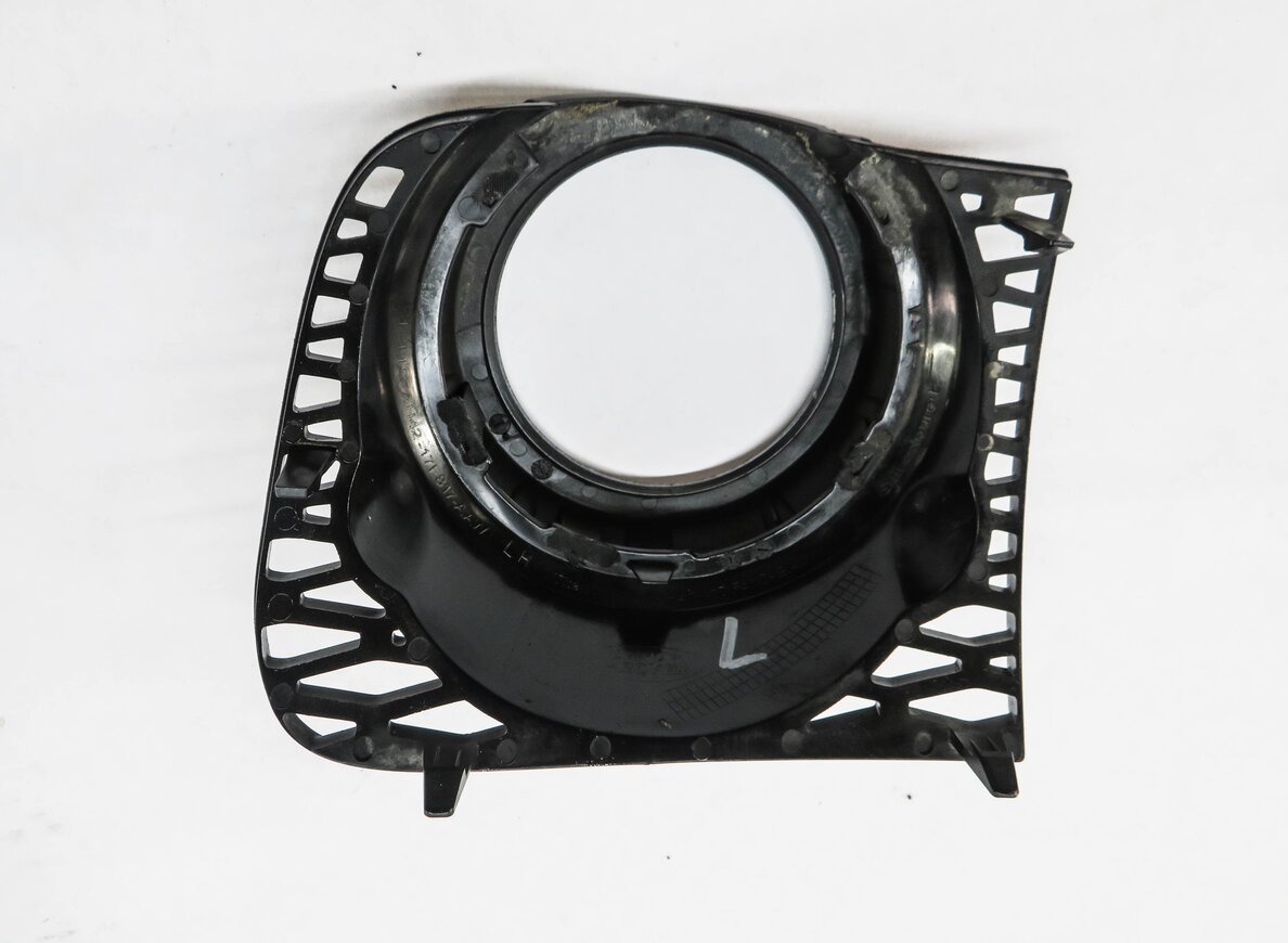 Thumbnail 4: 2010 RANGE ROVER (L322) LEFT FRONT DRIVER FOGLIGHT FOG LIGHT GRILLE TRIM