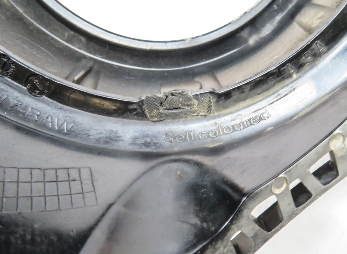 Thumbnail 5: 2010 RANGE ROVER (L322) LEFT FRONT DRIVER FOGLIGHT FOG LIGHT GRILLE TRIM