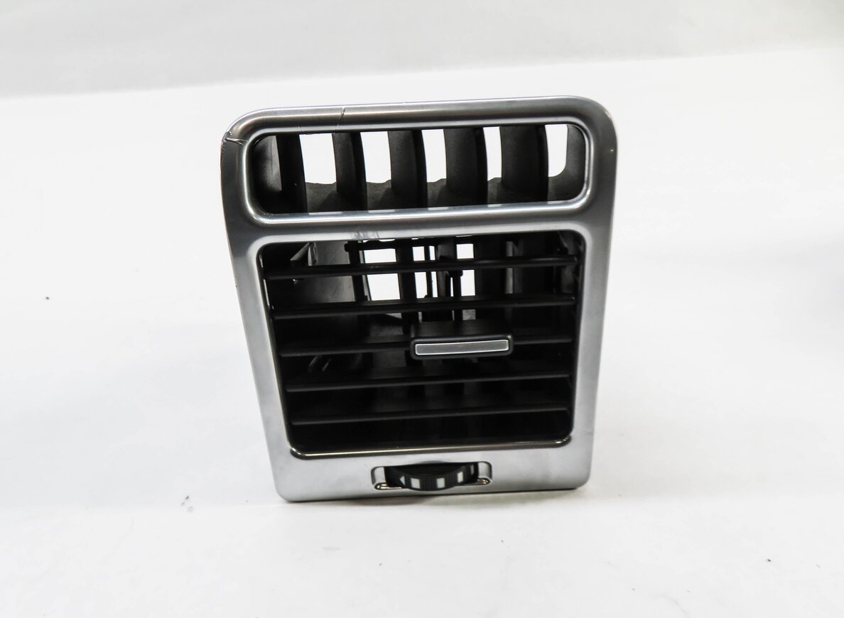 Thumbnail 2: 2010 RANGE ROVER (L322) RIGHT FRONT PASSENGER OUTER DASH HEATER A/C AIR VENT
