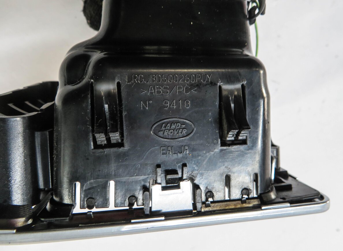 Thumbnail 5: 2010 RANGE ROVER (L322) RIGHT FRONT PASSENGER OUTER DASH HEATER A/C AIR VENT
