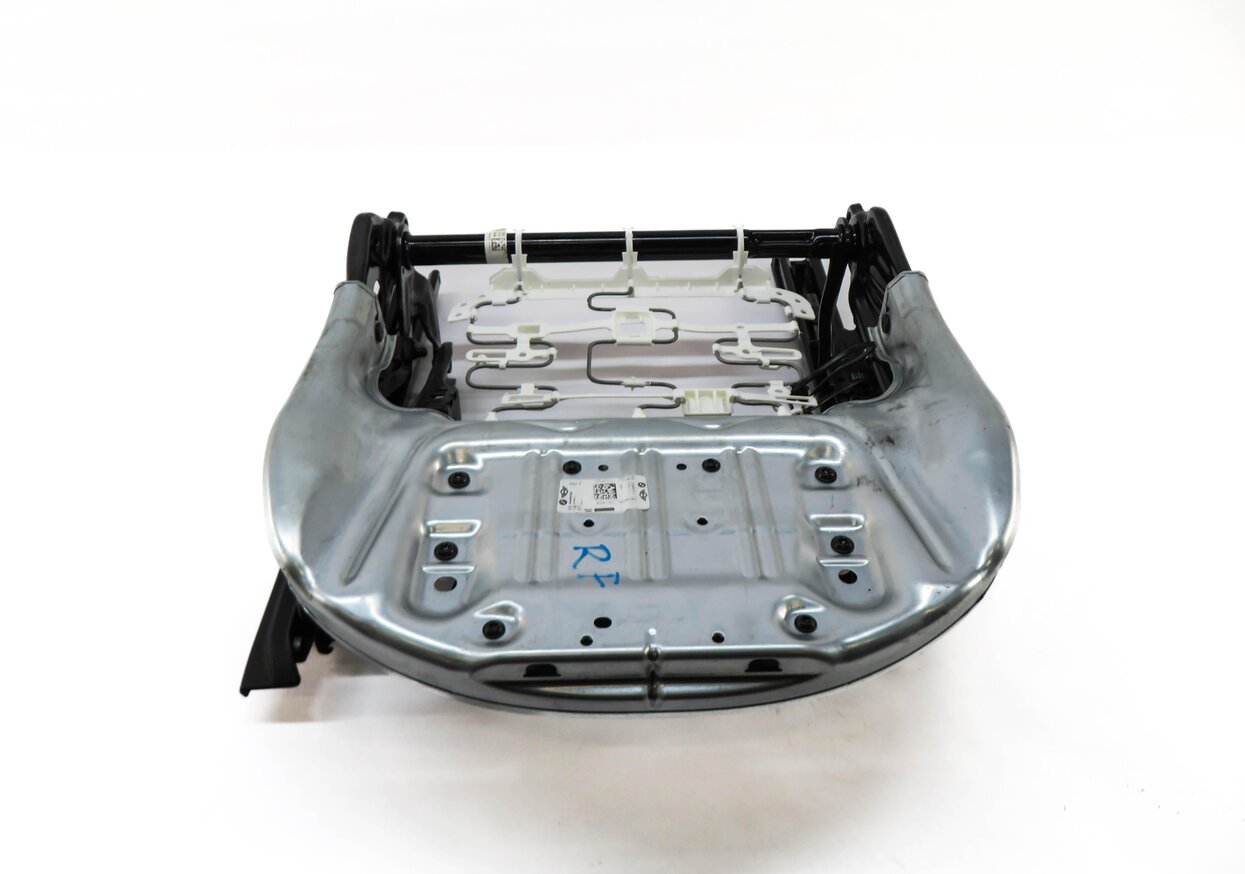 Thumbnail 3: 2016-2019 BMW X1 (F48) RIGHT FRONT PASSENGER SEAT TRACK w/ MOTORS (NON SPORT)