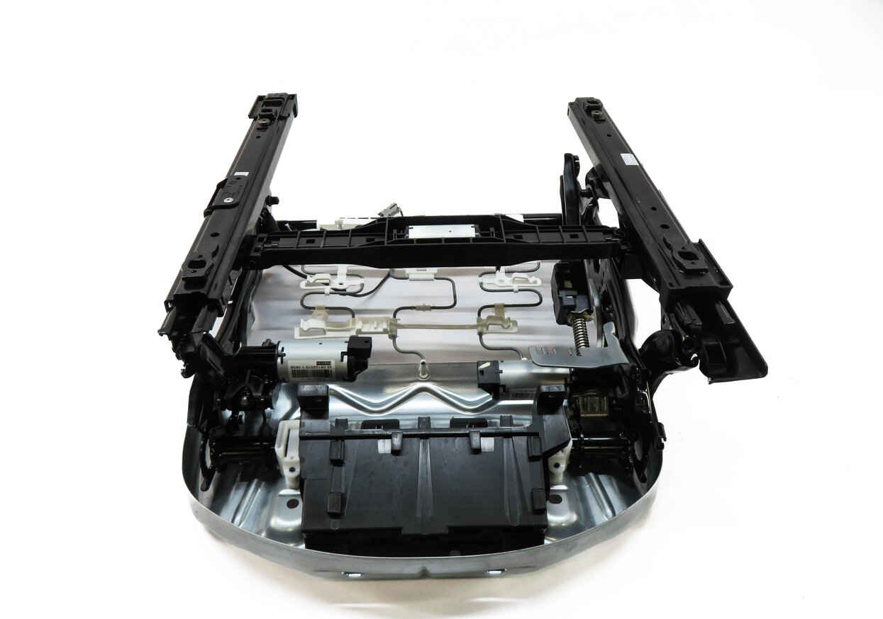 Thumbnail 5: 2016-2019 BMW X1 (F48) RIGHT FRONT PASSENGER SEAT TRACK w/ MOTORS (NON SPORT)