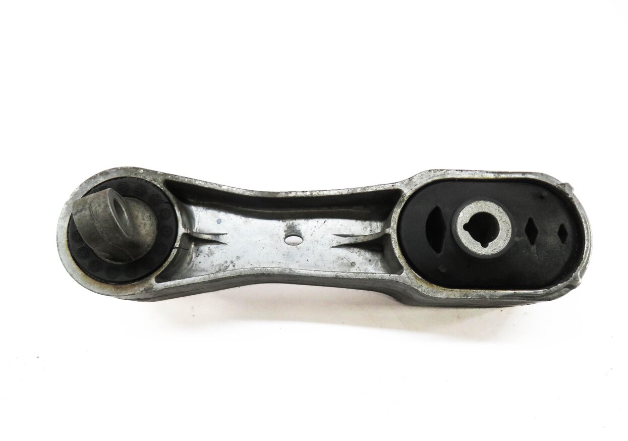 Thumbnail 3: 2016 BMW X1 (F48) 2.0L B46 TURBO ENGINE - FRONT LOWER MOTOR MOUNT BRACKET