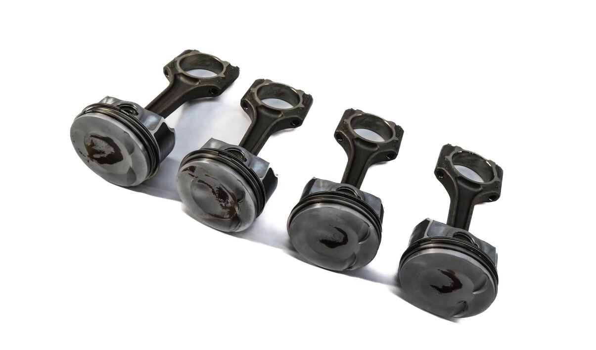 11-18 VW / AUDI - A3 A4 A5 A6 Q5 TT BEETLE JETTA TIGUAN - 2.0L TURBO PISTON SET