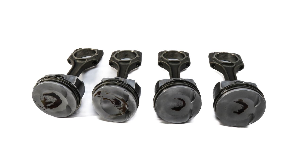 Thumbnail 3: 11-18 VW / AUDI - A3 A4 A5 A6 Q5 TT BEETLE JETTA TIGUAN - 2.0L TURBO PISTON SET