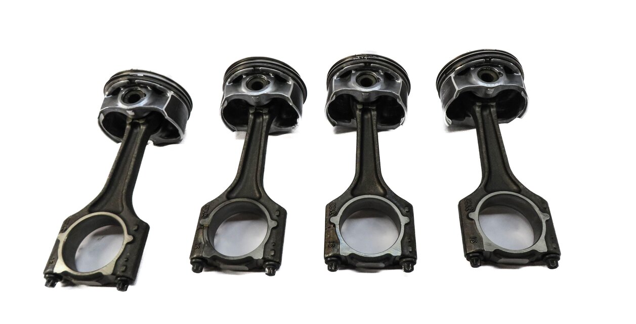 Thumbnail 4: 11-18 VW / AUDI - A3 A4 A5 A6 Q5 TT BEETLE JETTA TIGUAN - 2.0L TURBO PISTON SET