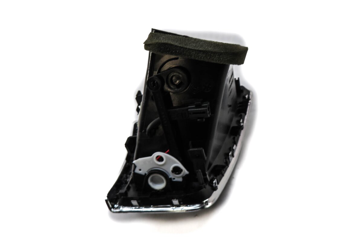 Thumbnail 4: 2011 AUDI Q5 (B8 8R) RIGHT FRONT PASSENGER DASH HEATER A/C AIR VENT
