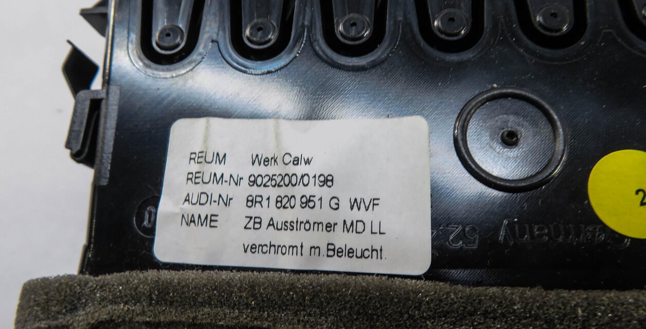 Thumbnail 5: 2011 AUDI Q5 (B8 8R) FRONT CENTER DASH HEATER A/C AIR VENT