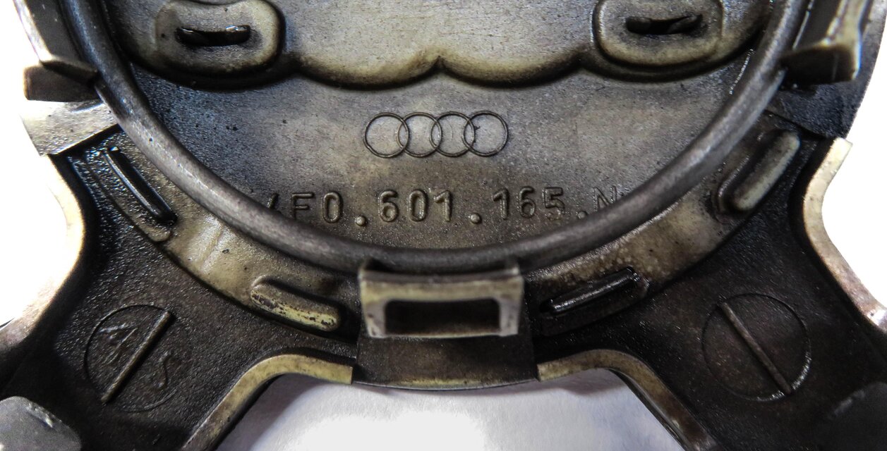 Thumbnail 4: 2011 AUDI Q5 (B8 8R) WHEEL RIM HUB CAP TRIM SET-4