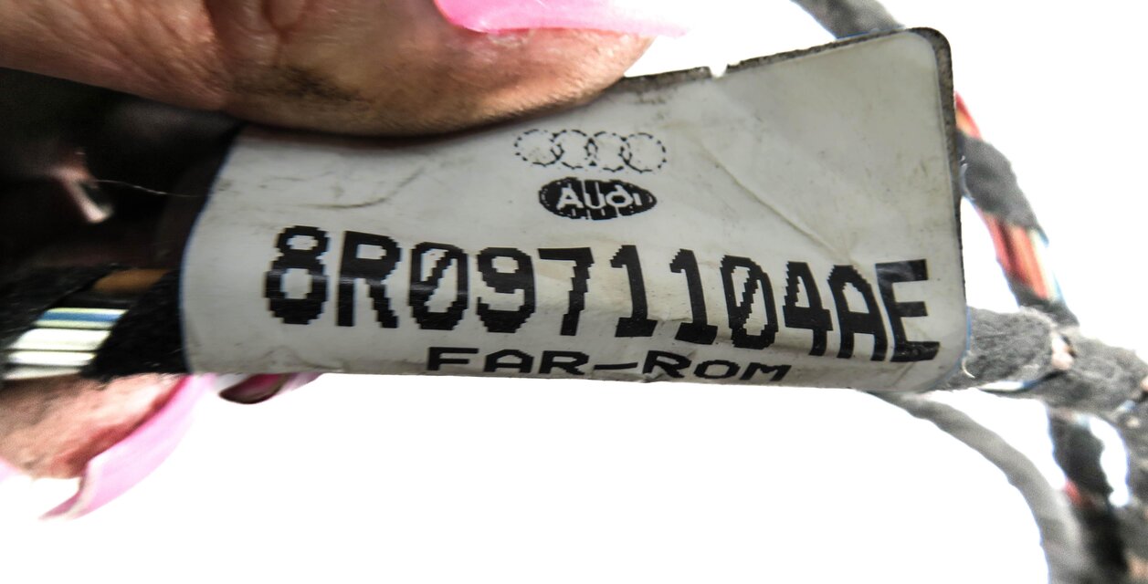 Thumbnail 4: 2011 AUDI Q5 (B8 8R) REAR PDC PARK SENSOR SET w/ HARNESS (QUARTZ GRAY METALLIC)