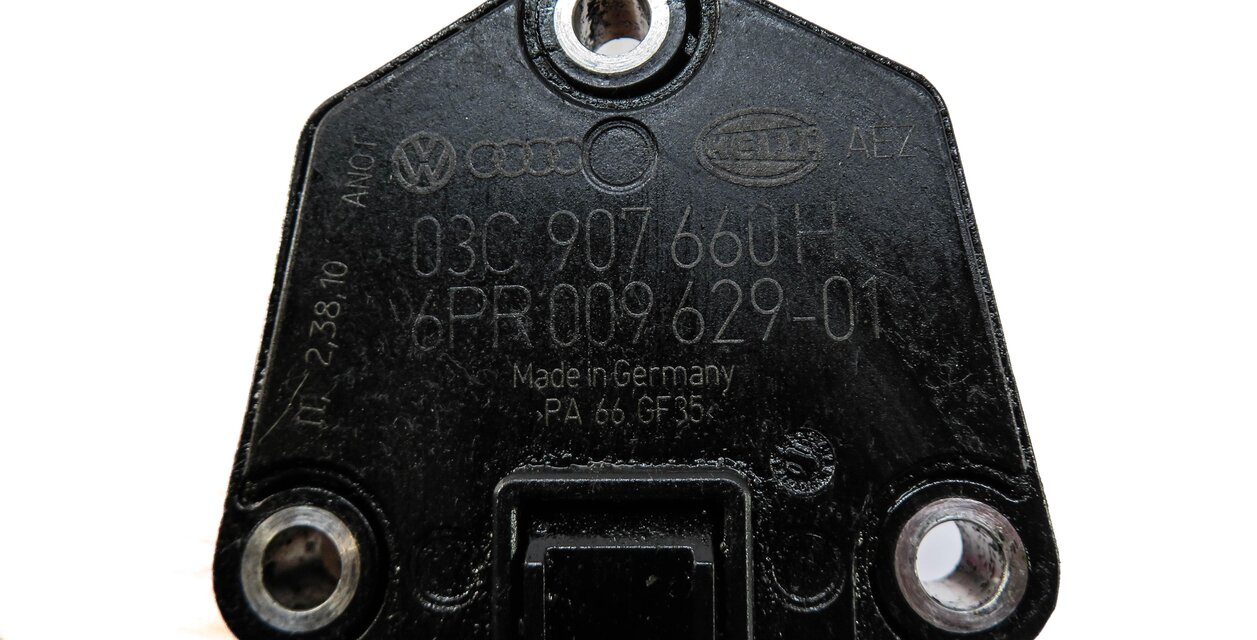 Thumbnail 4: 2011 AUDI Q5 (B8 8R) 2.0L CAEB TURBO ENGINE - OIL LEVEL SENSOR SENDER