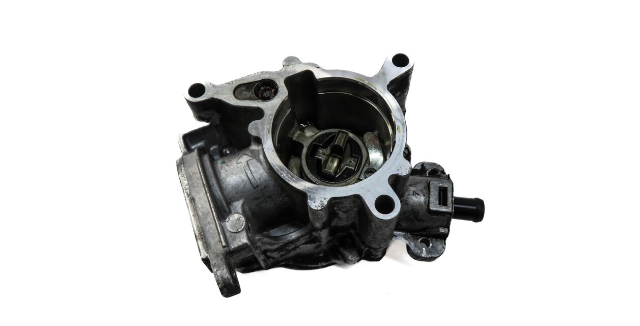 Thumbnail 2: 2011 AUDI Q5 (B8 8R) 2.0L CAEB TURBO ENGINE - BRAKE VACUUM PUMP