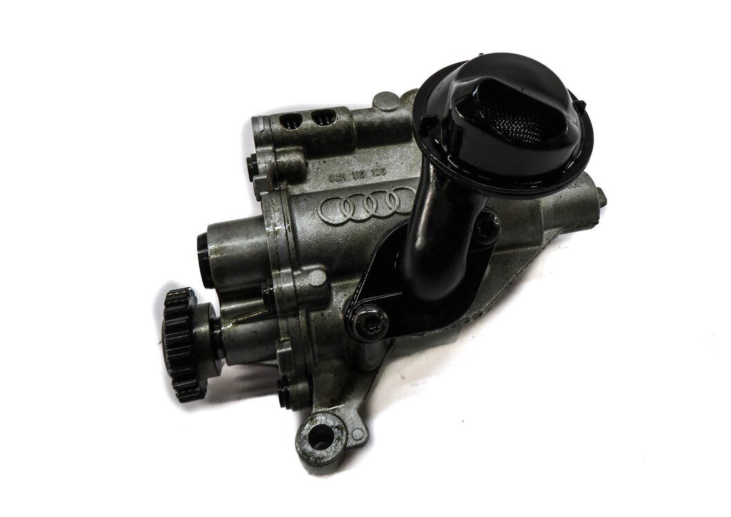 2011 AUDI Q5 (B8 8R) 2.0L CAEB TURBO ENGINE - OIL PUMP