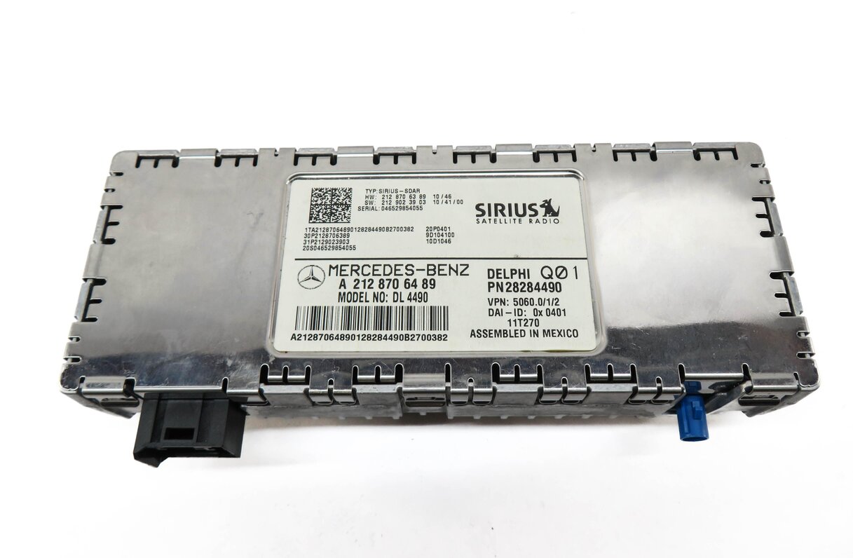 Thumbnail 2: 10-16 MERCEDES C250 C300 C350 E350 E550 GLK350 ML350 - SIRIUS SATELLITE RECEIVER