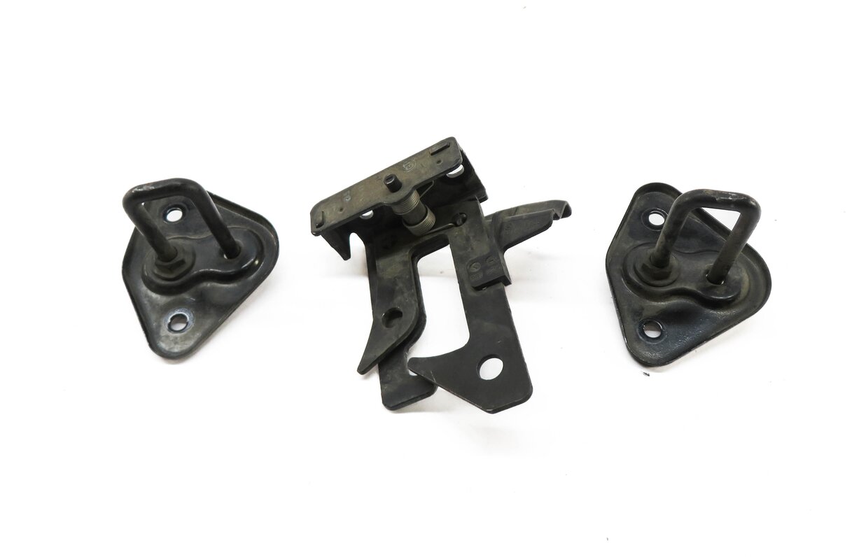 Thumbnail 2: 2012 MERCEDES GLK350 (X204) FRONT HOOD SAFETY LATCH STRIKER PLATE SET-3