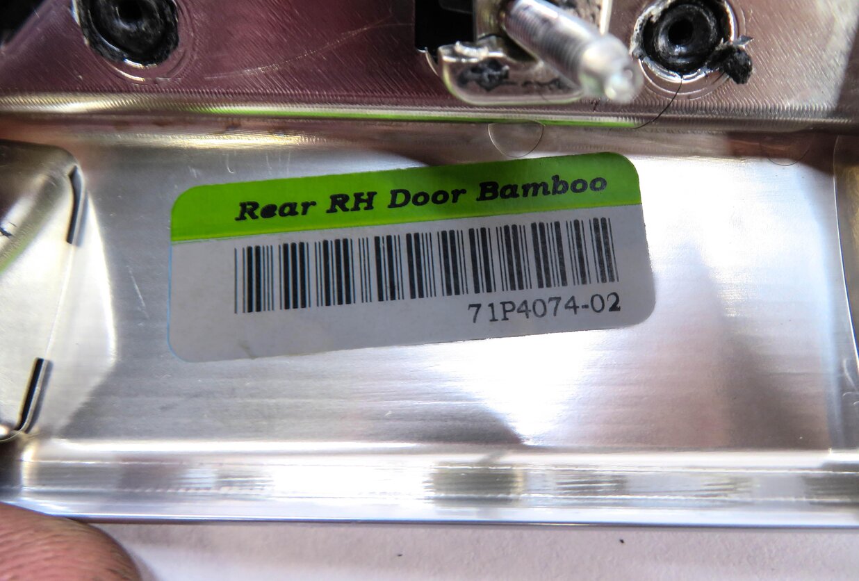 Thumbnail 16: 2013 BMW X6 (E71) DASH DOOR CONSOLE WOOD GRAIN TRIM SET (DARK GRAIN BAMBOO)