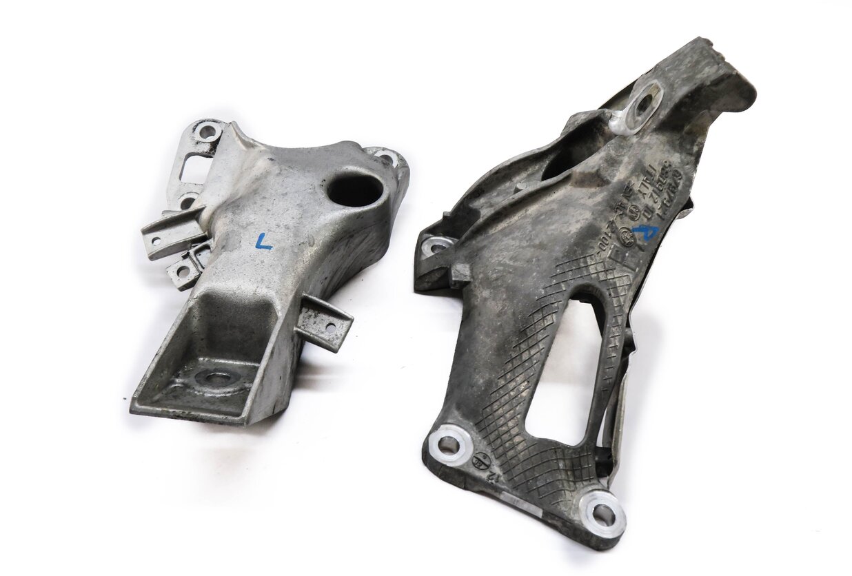 Thumbnail 2: 2013 BMW X6 (E71) 3.0L N55 TURBO ENGINE - LEFT & RIGHT MOTOR MOUNT BRACKET SET