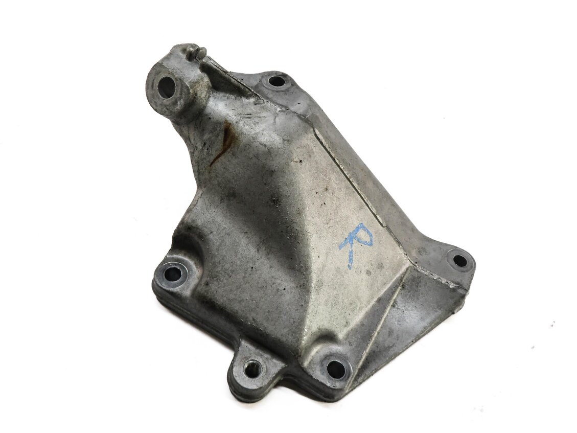 2008 MERCEDES GL450 (X164) 4.6L M273 ENGINE - RIGHT MOTOR MOUNT BRACKET