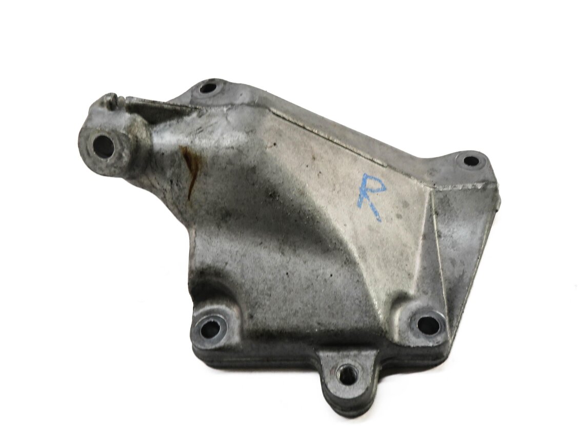 Thumbnail 2: 2008 MERCEDES GL450 (X164) 4.6L M273 ENGINE - RIGHT MOTOR MOUNT BRACKET