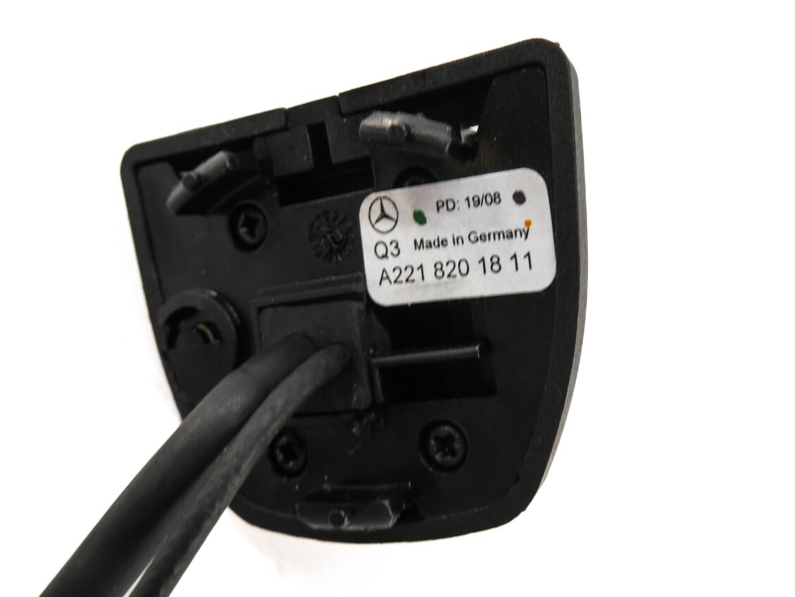 Thumbnail 4: 2008 MERCEDES GL450 (X164) FRONT CENTER CONSOLE BLUETOOTH CRADLE ADAPTER PLUG